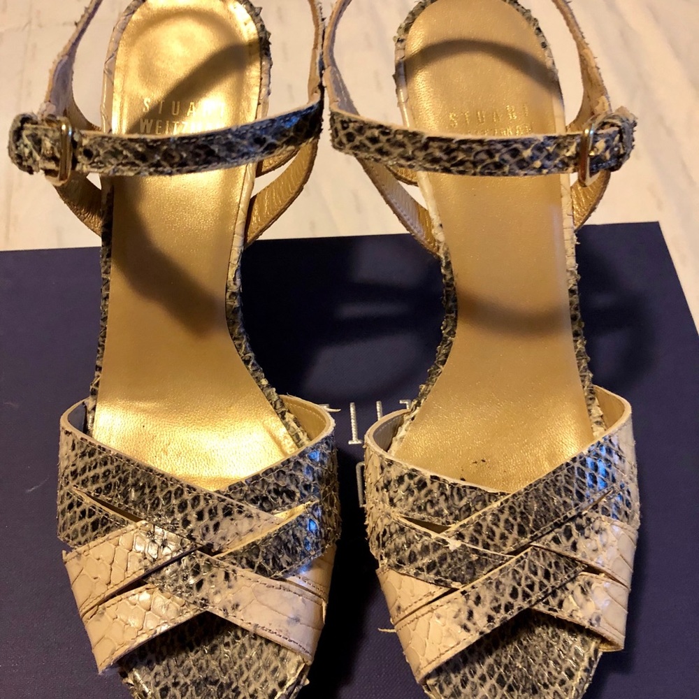 Stuart Weitzman snakeskin heels size 5